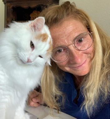 Copywriterin Susi mit Katze